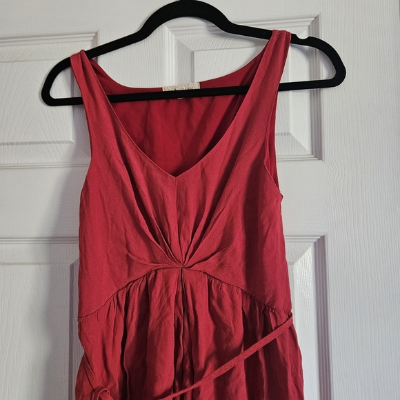 Black Swan Red Pleated Tie Front Sundress - Picture 2 of 4